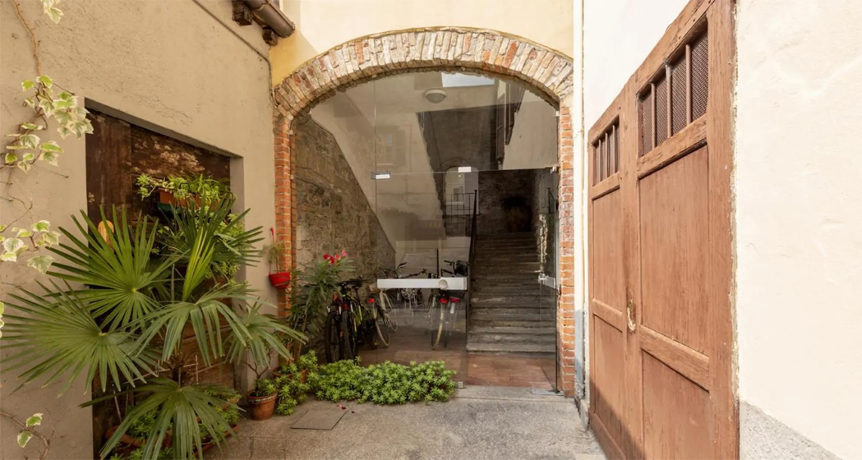 Charming Joivy Flat Next To Duomo Di Como Lägenhet